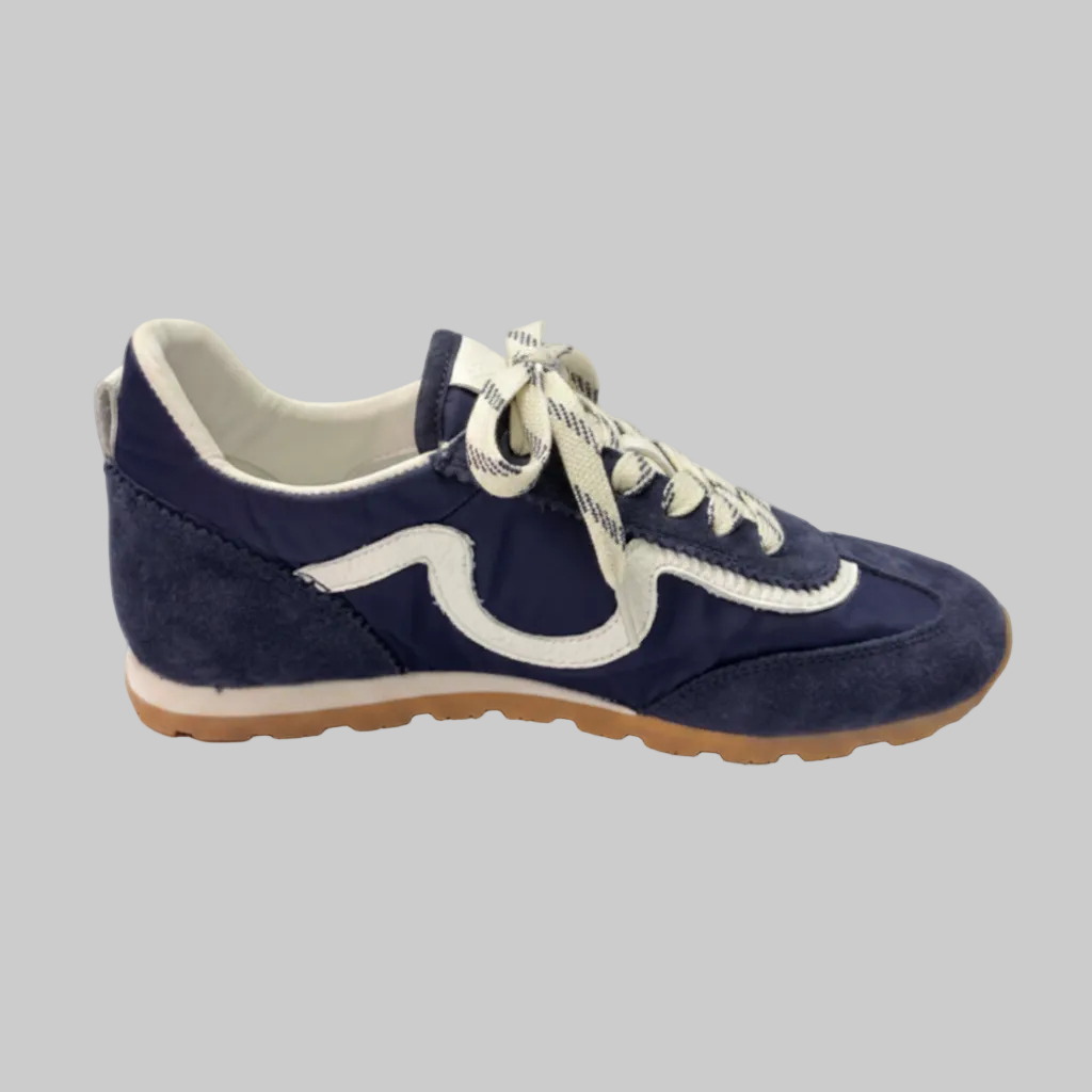 Vieux Riverbend women's retro runner in navy and white leather and suede, three-quarter view